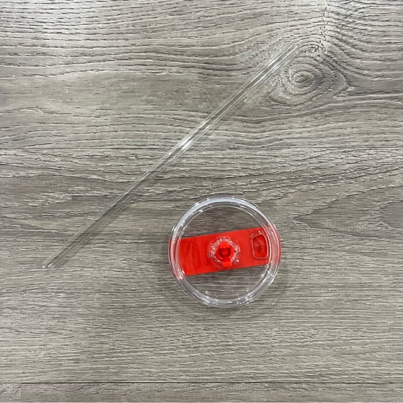 Stanley Quencher 40 OZ Tumbler (Candy Cane Twist) - Picture 5 of 8